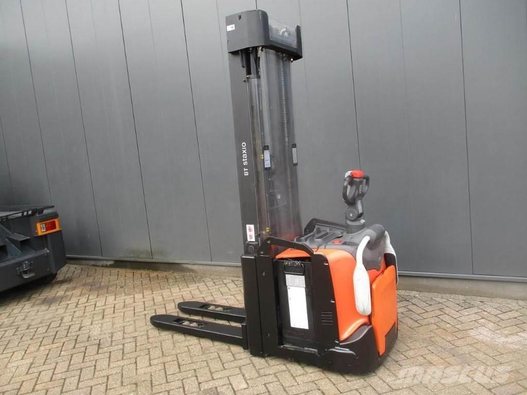 Toyota SPE 160L Empilhador para operador externo