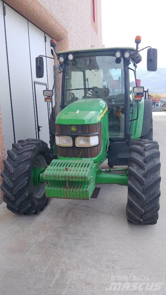 John Deere 5820 Tratores Agrícolas usados