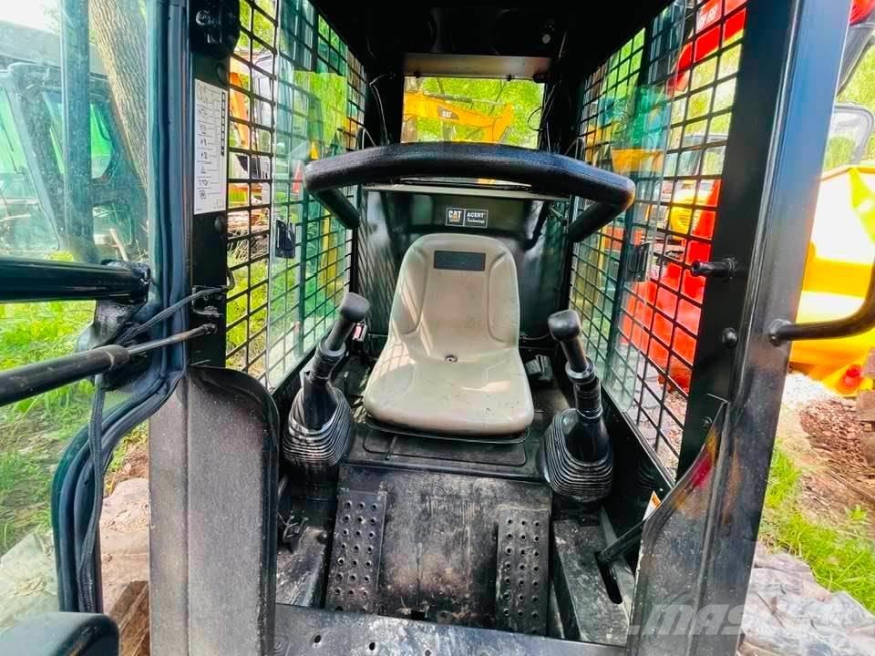 CAT 246B Mini carregadoras