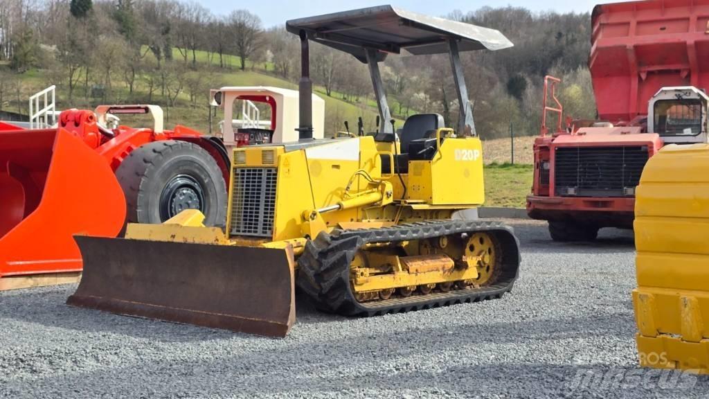 Komatsu D20P-7 Dozers - Tratores rastos