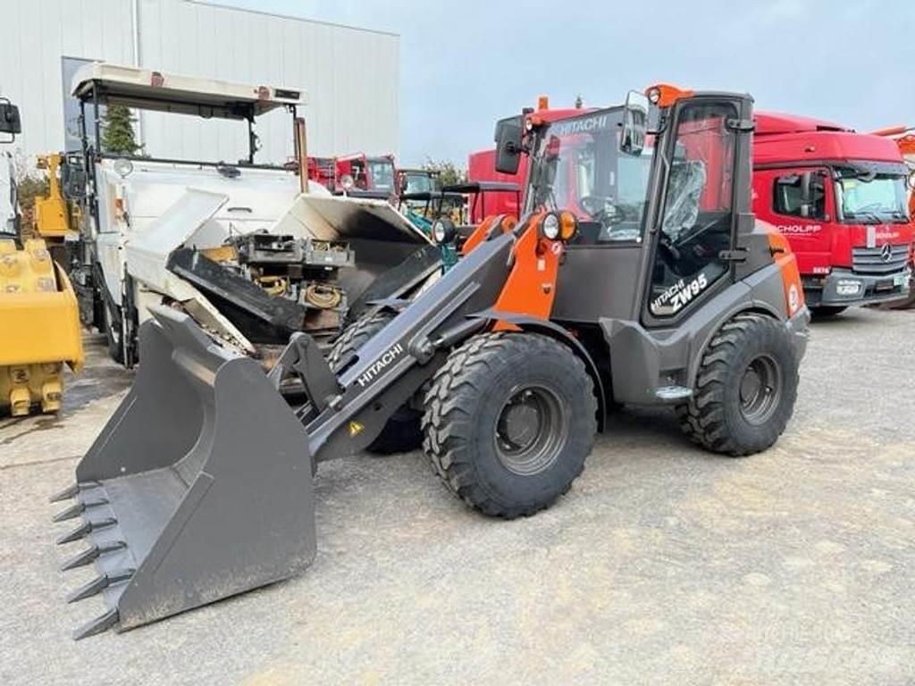 Hitachi ZW95-6C Pás carregadoras de rodas