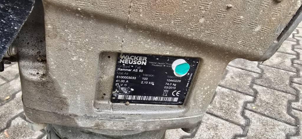 Wacker Neuson AS50e Saltitões