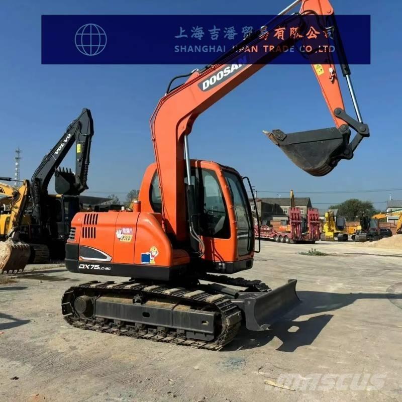 Doosan DX 75 Escavadoras Midi 7t - 12t
