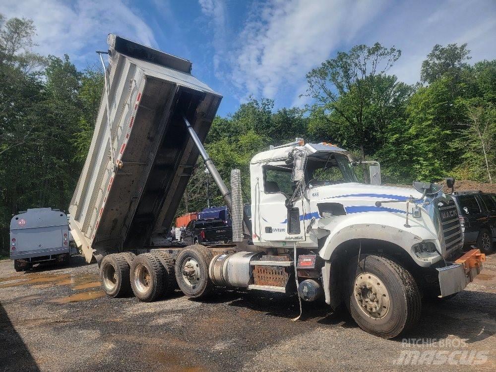 Mack 713GU Camiões basculantes