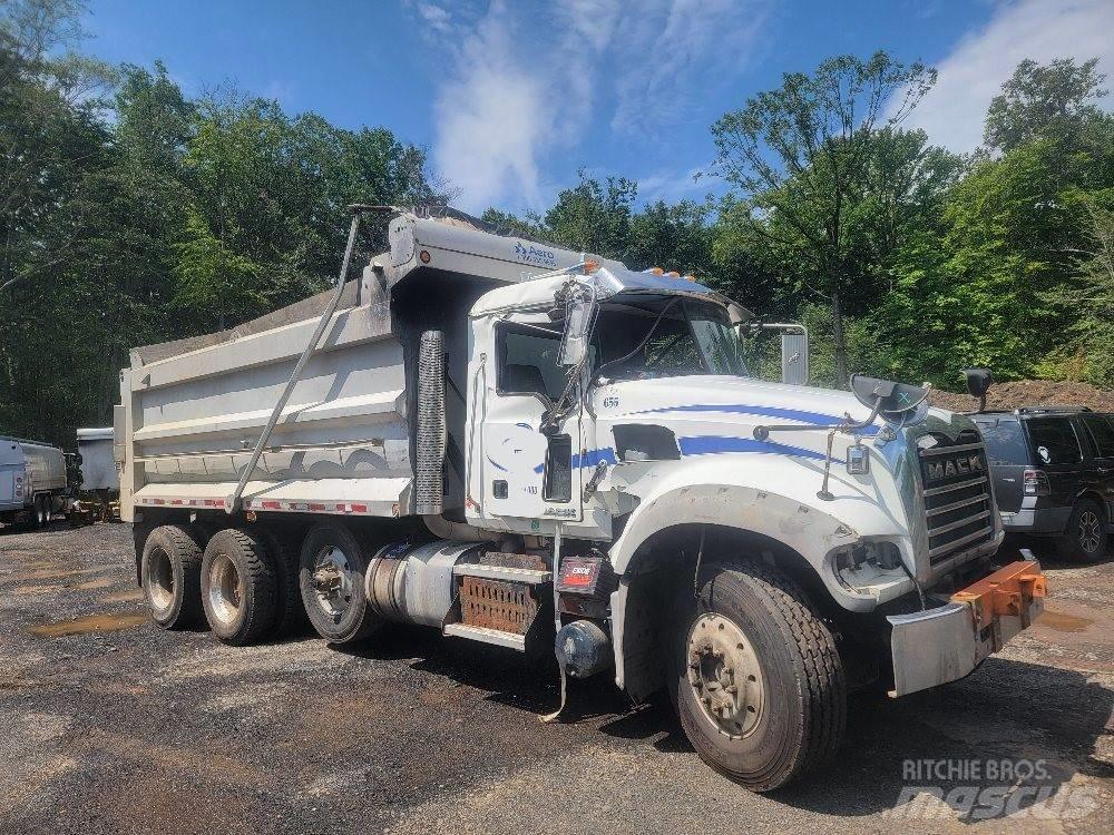 Mack 713GU Camiões basculantes