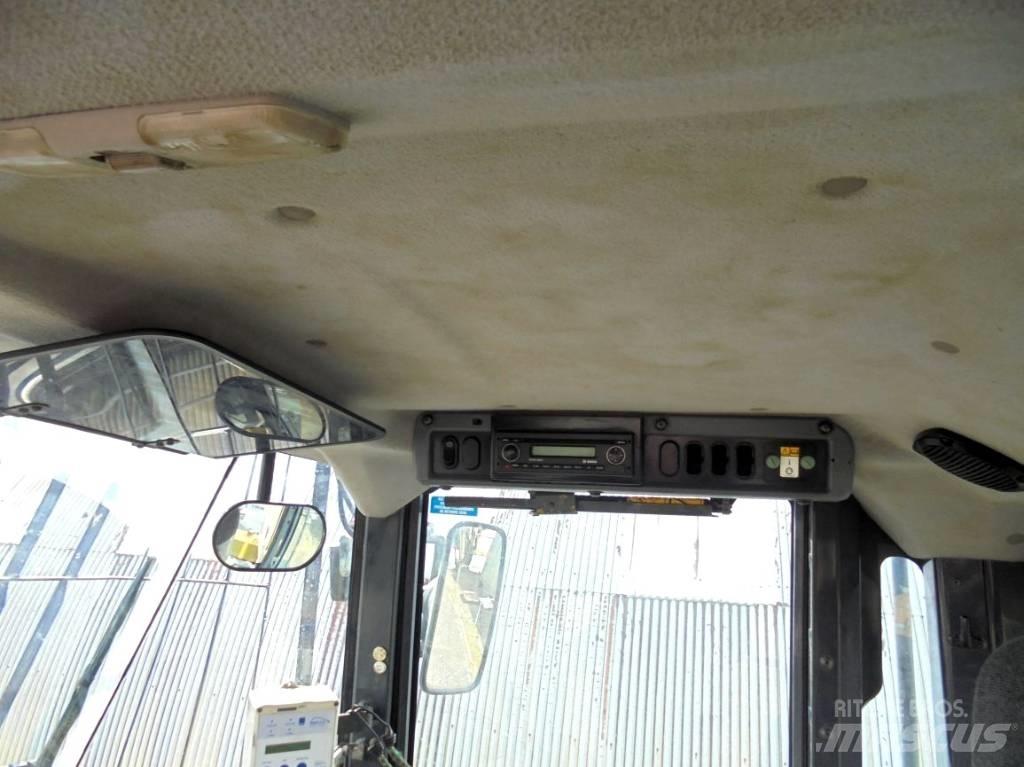 Komatsu WA 270-7 Pás carregadoras de rodas