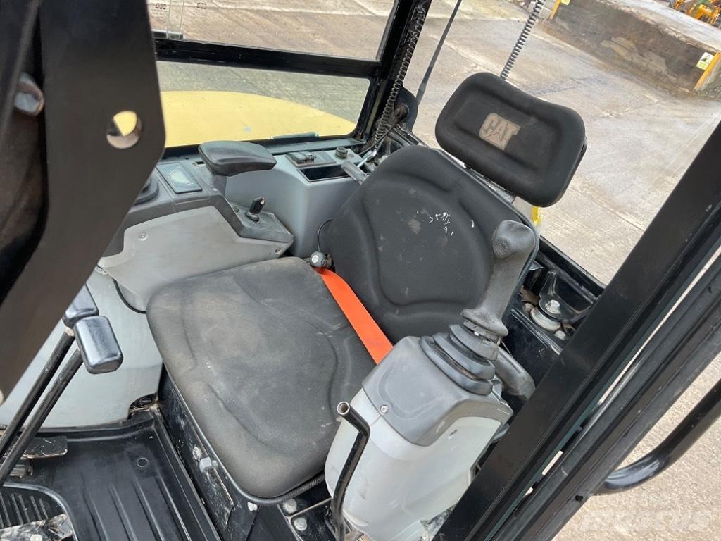 CAT 302.7 D CR Mini Escavadoras <7t