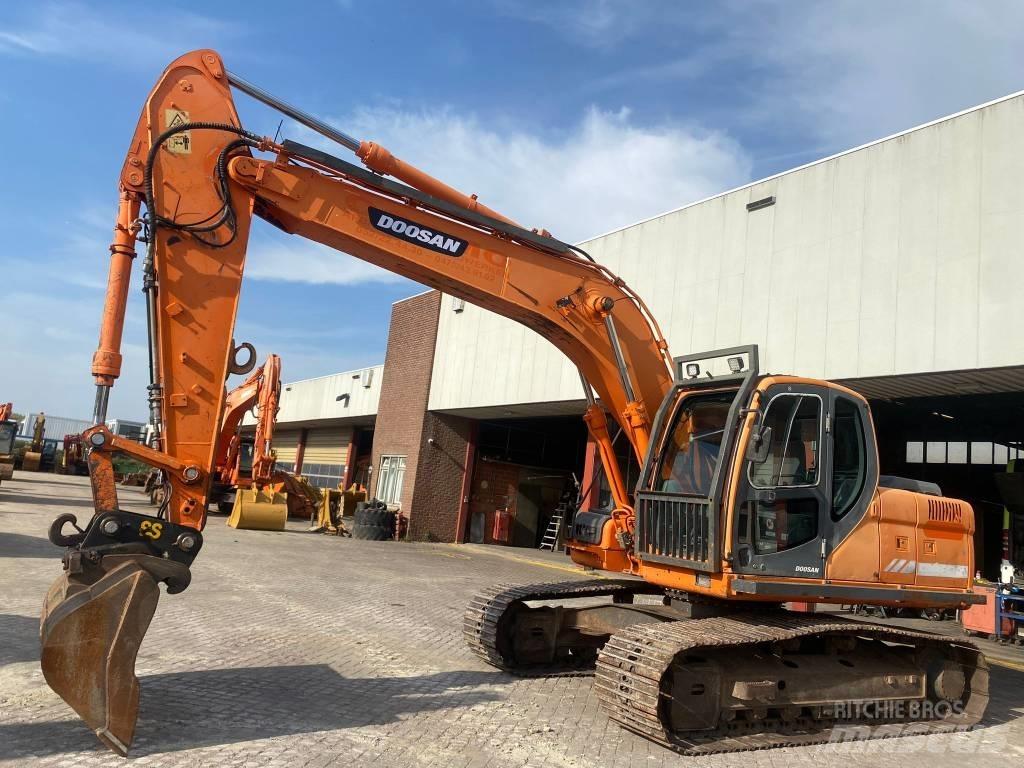 Doosan DX 180 LC Escavadoras de rastos