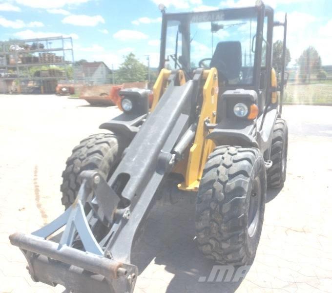 Mecalac AX 1000 Carregadoras de direcção deslizante