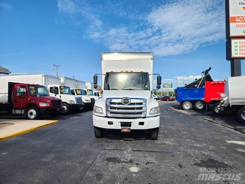 Hino 268 A Camiões de caixa fechada