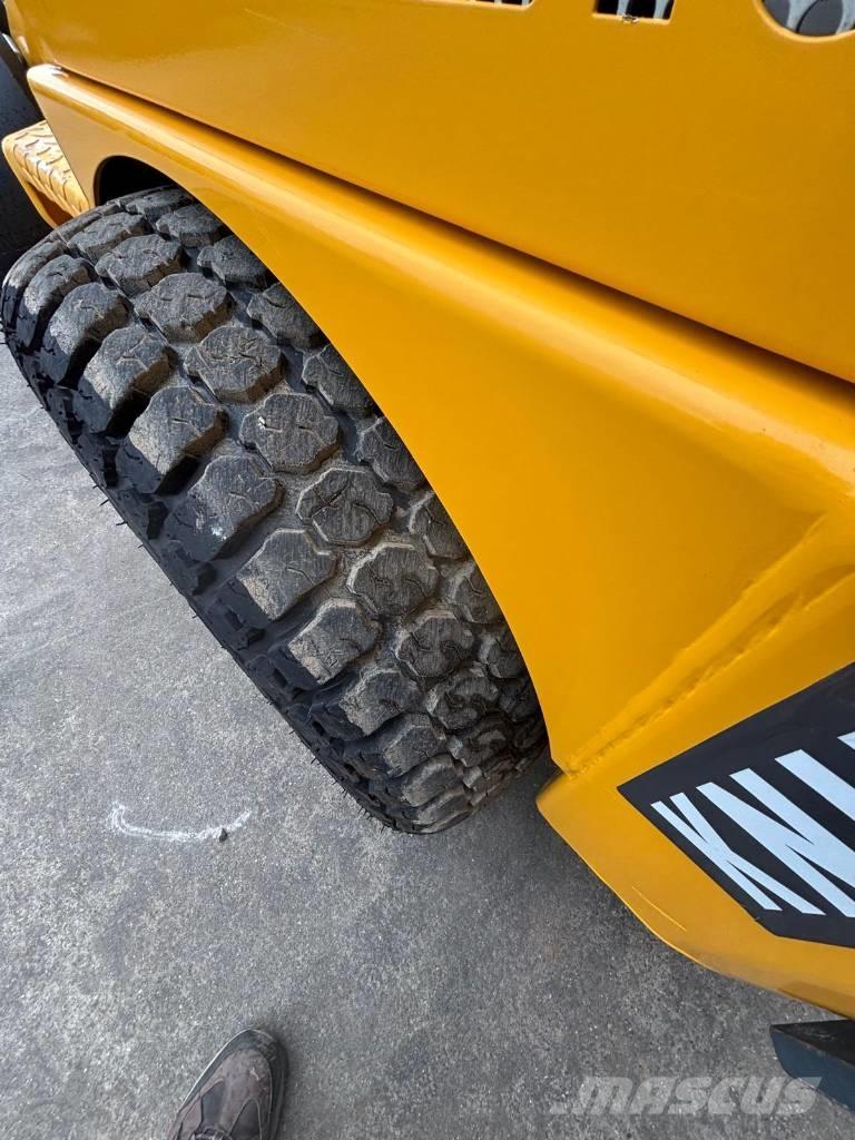 Knikmops KM 130 Pás carregadoras de rodas