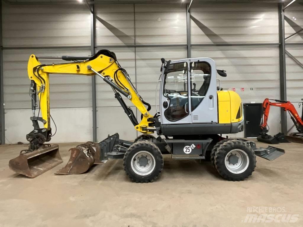 Neuson EW 100 Escavadoras de rodas