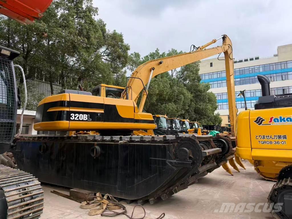CAT 320BL Escavadoras anfíbias