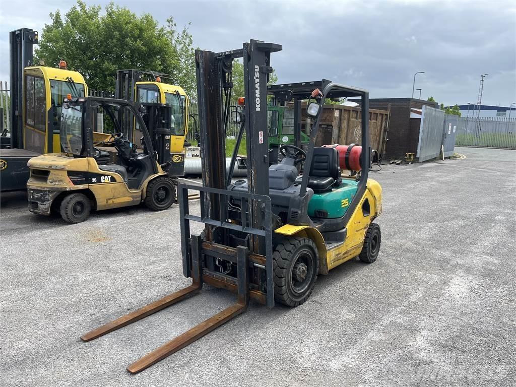 Komatsu FG25HT-16R Empilhadores a gás