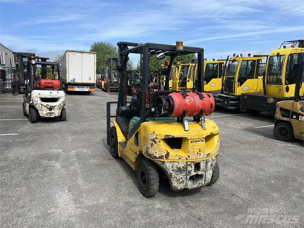Komatsu FG25HT-16R Empilhadores a gás