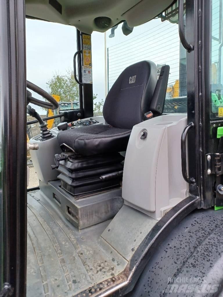 CAT 906M Pás carregadoras de rodas