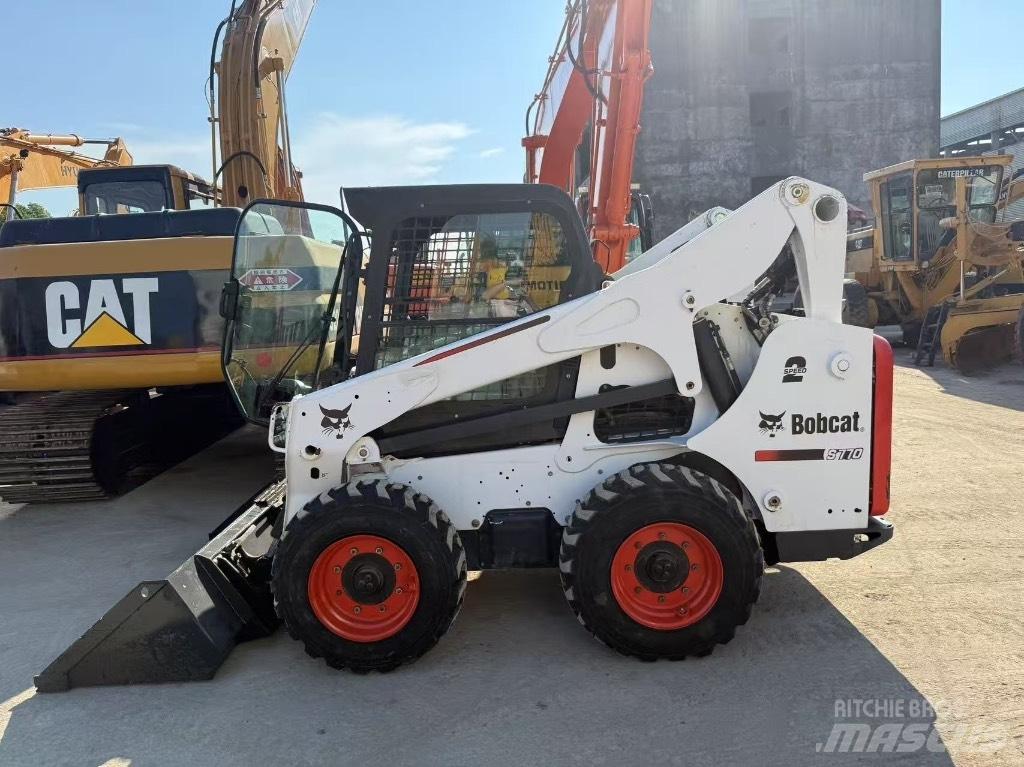 Bobcat S 770 Carregadoras de direcção deslizante