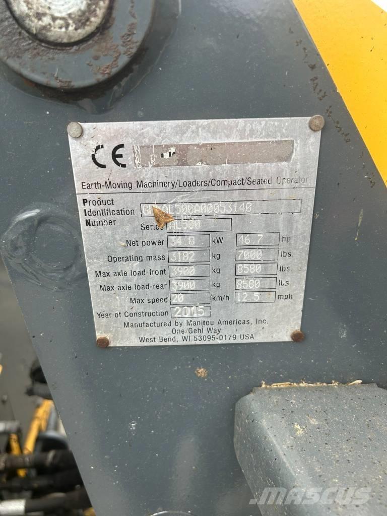 Mustang AL 506 Cab Carregadora multifunções