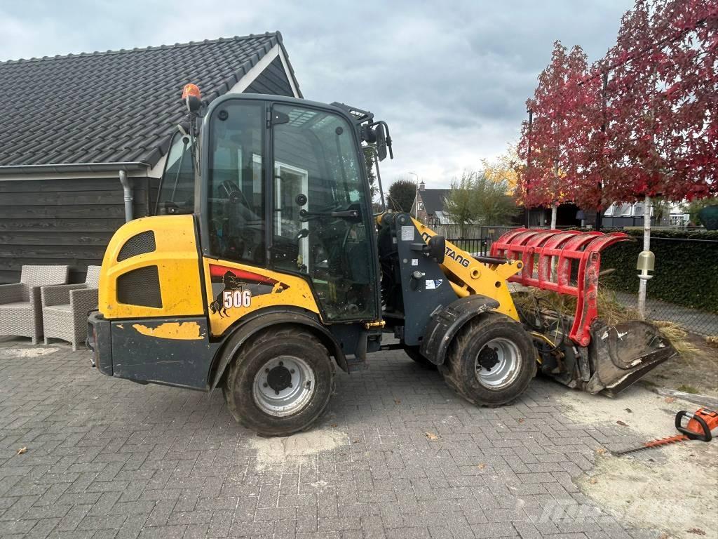 Mustang AL 506 Cab Carregadora multifunções