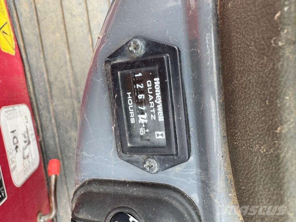 Yanmar SV08 (1D879) Mini Escavadoras <7t