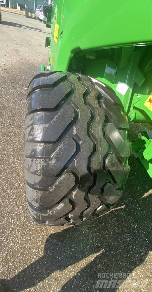 John Deere V461M Enfardadeira de rolos