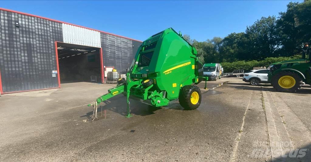 John Deere V461M Enfardadeira de rolos