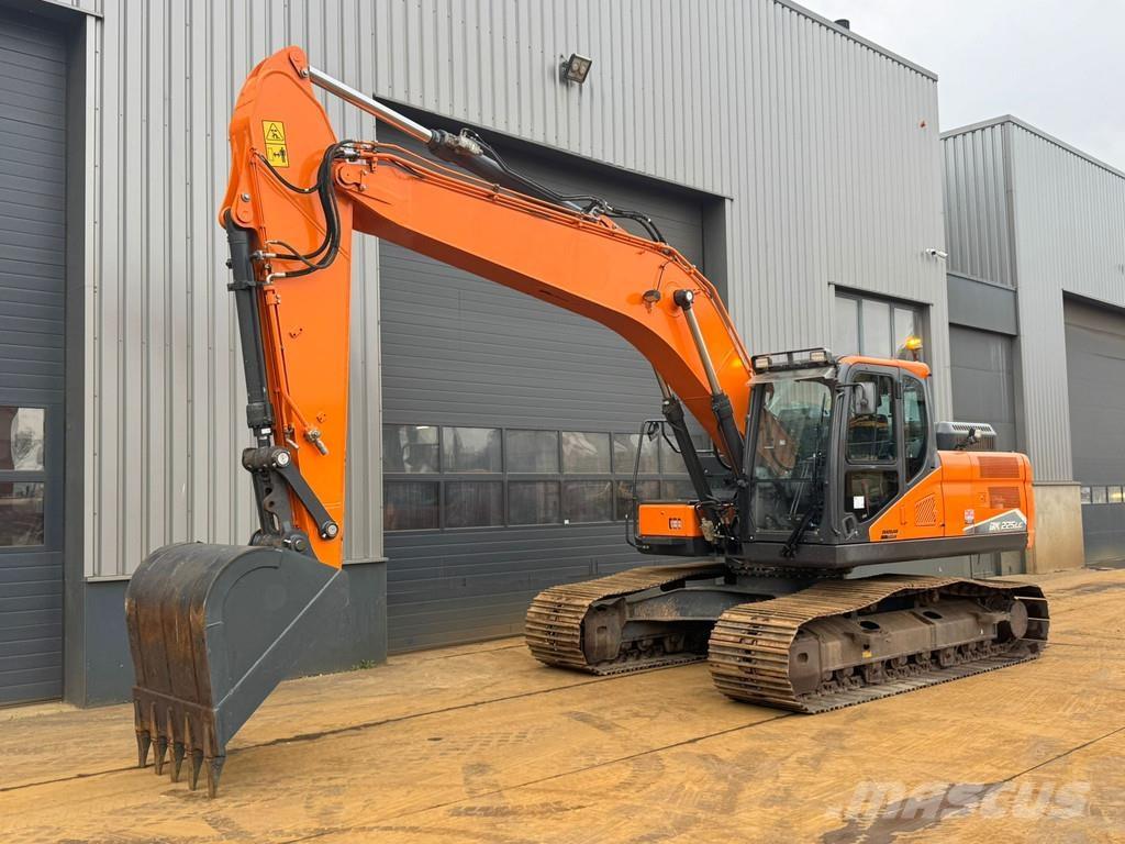 Doosan DX225LC-7 Escavadoras de rastos