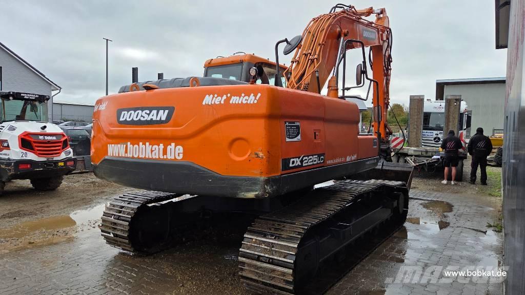 Doosan DX 225 LC Escavadoras de rastos
