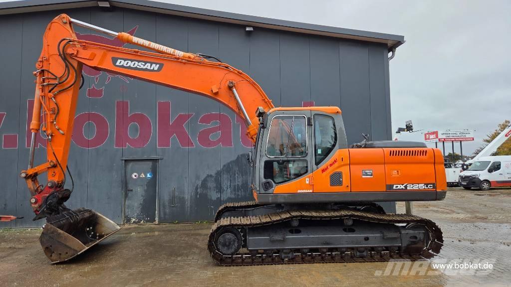 Doosan DX 225 LC Escavadoras de rastos
