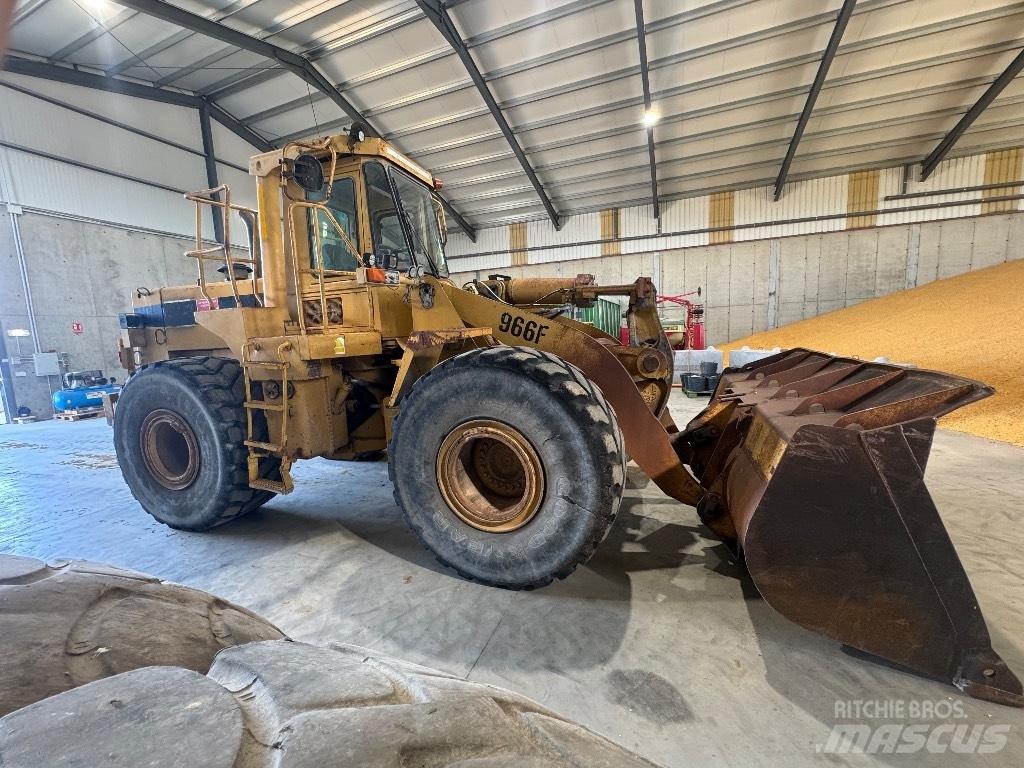 CAT 966 F Pás carregadoras de rodas