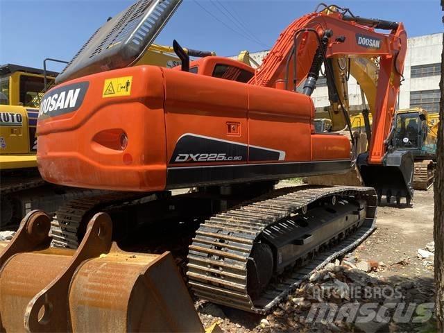 Doosan DX 225 LC Escavadoras de rastos