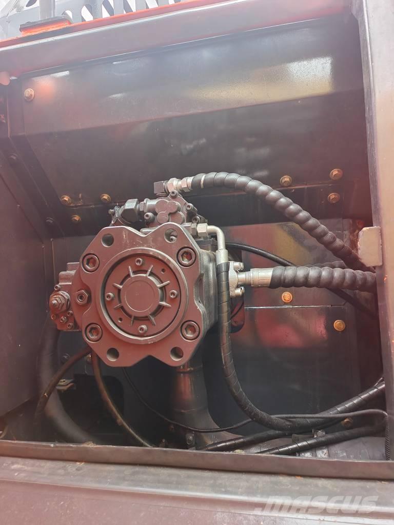 Doosan DX 300 LC Escavadoras de rastos