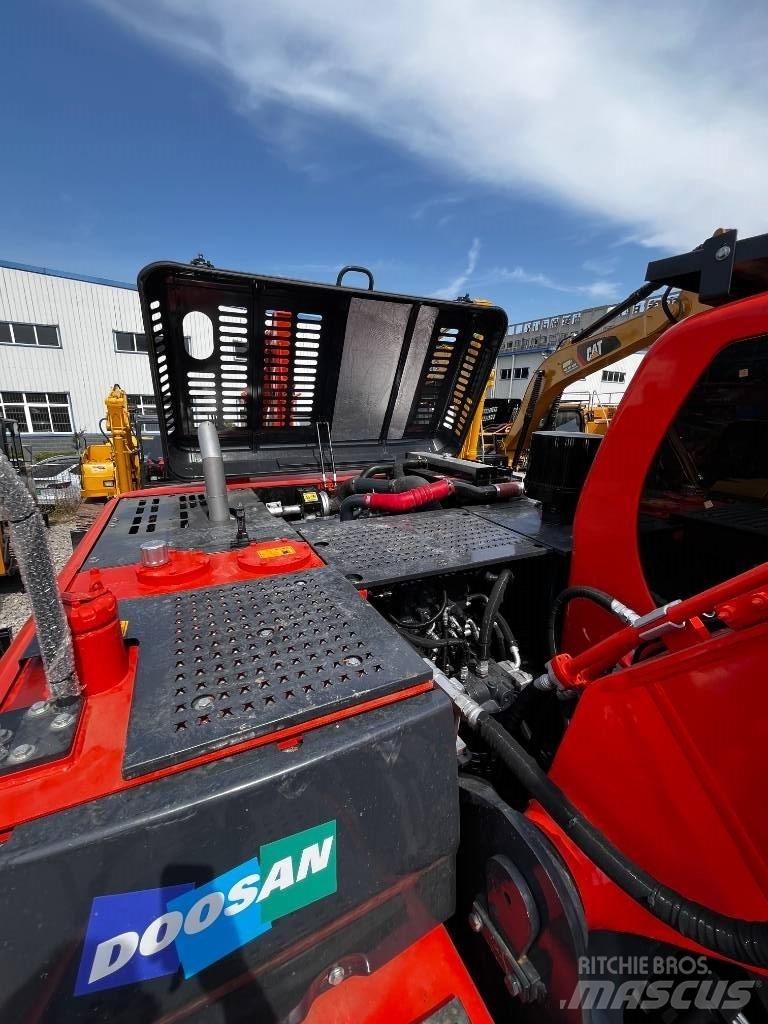 Doosan DX 225 Escavadoras de rastos