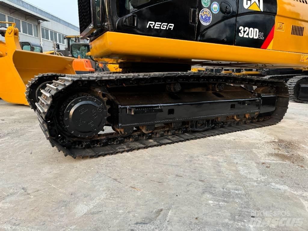 CAT 320D2 Escavadoras Midi 7t - 12t