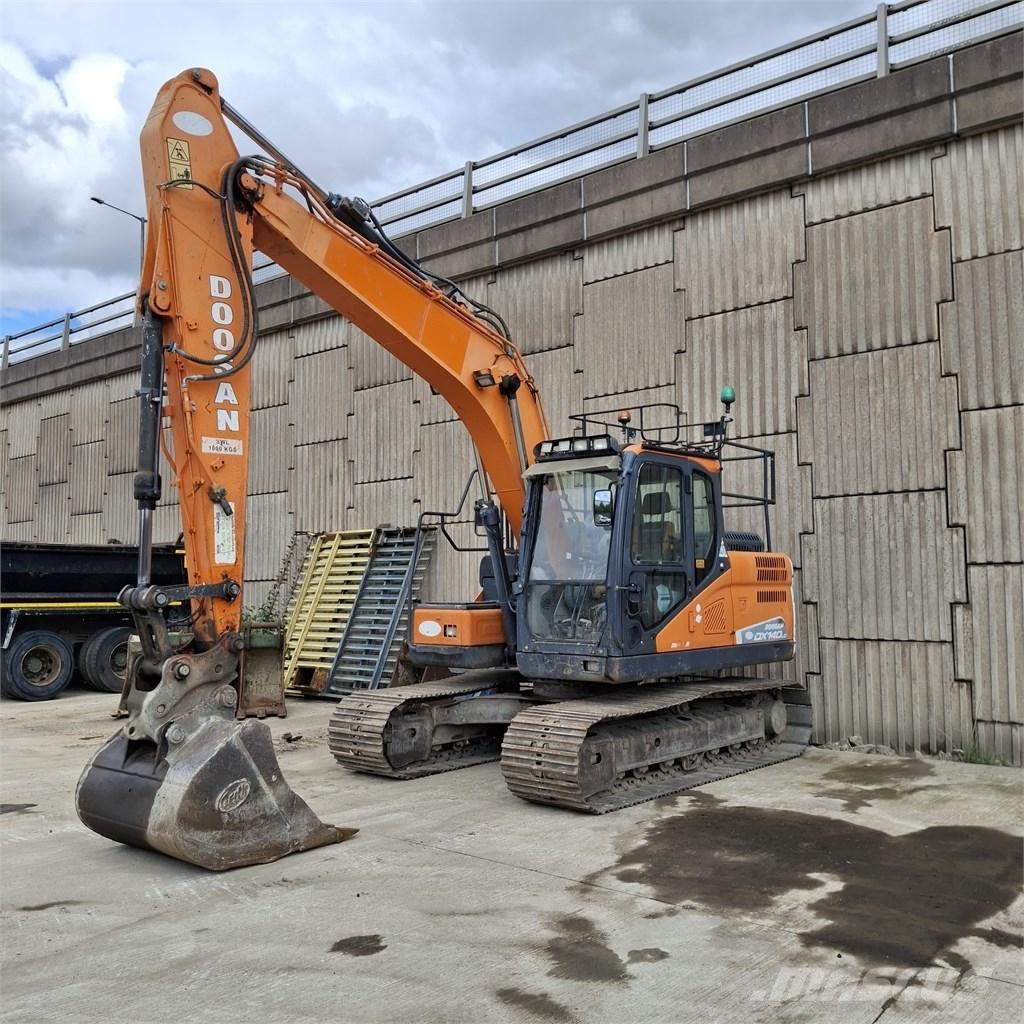 Doosan DX 140 LC Escavadoras de rastos