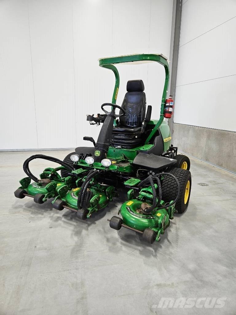 John Deere 8800 Corta-Relvas Riders