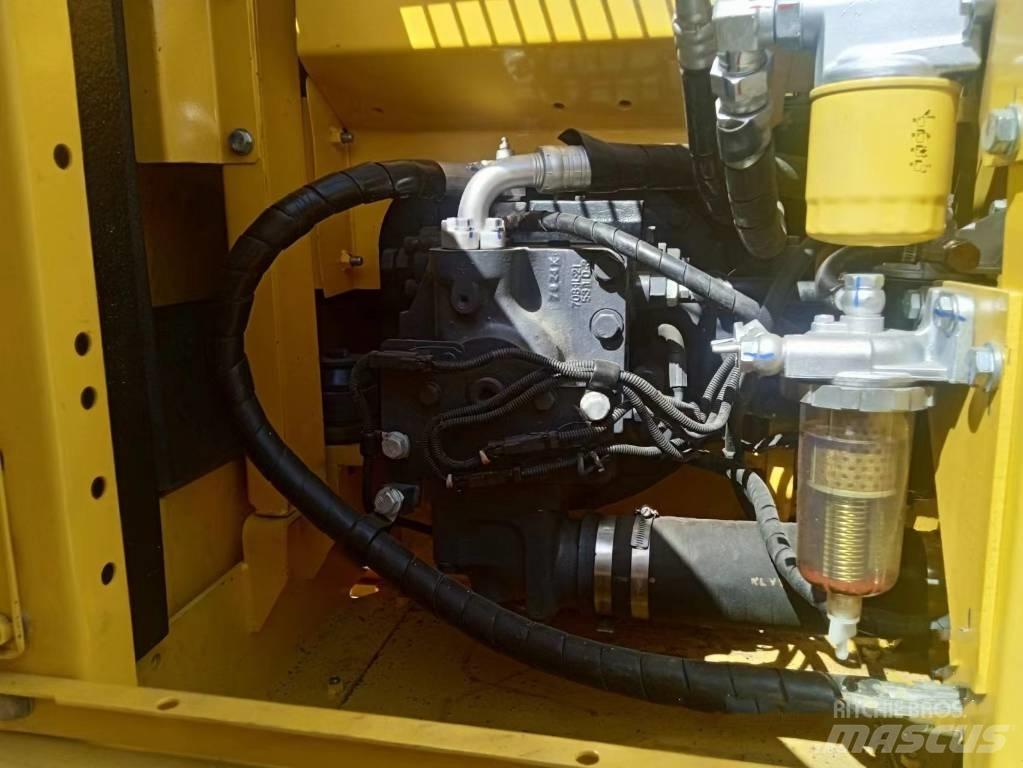 Komatsu PC130-7 Escavadoras de rastos