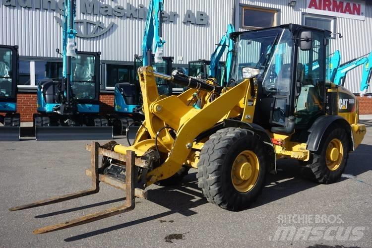 CAT 906M *Uthyres* Pás carregadoras de rodas