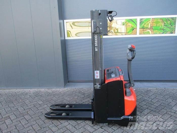 Toyota SWE 140 Empilhador para operador externo