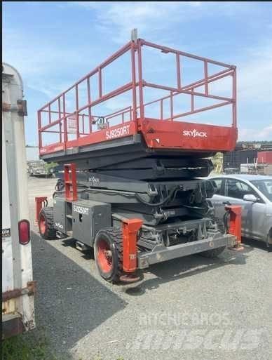 SkyJack SJ 9250 Elevadores de tesoura