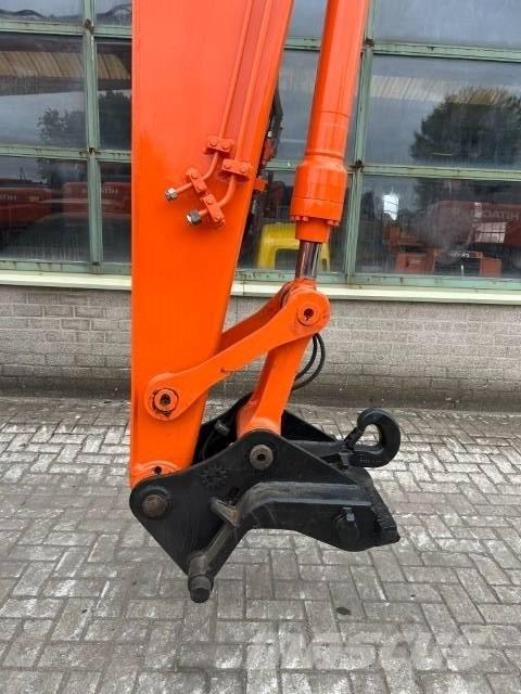 Hitachi ZX 135 US Escavadoras de rastos