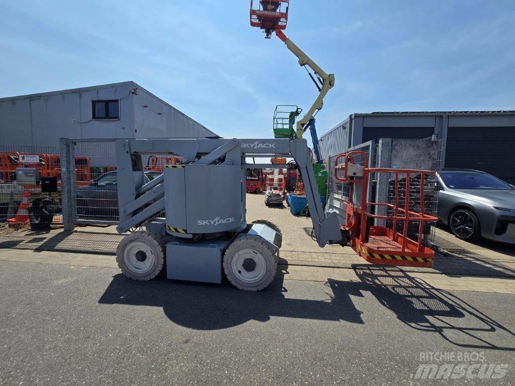 SkyJack SJKB 33 N Elevadores braços articulados