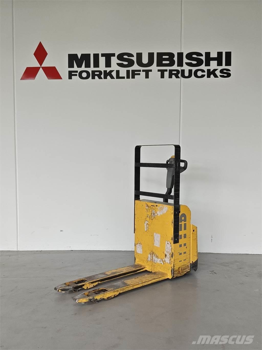Atlet PLL180 Empilhador para operador externo
