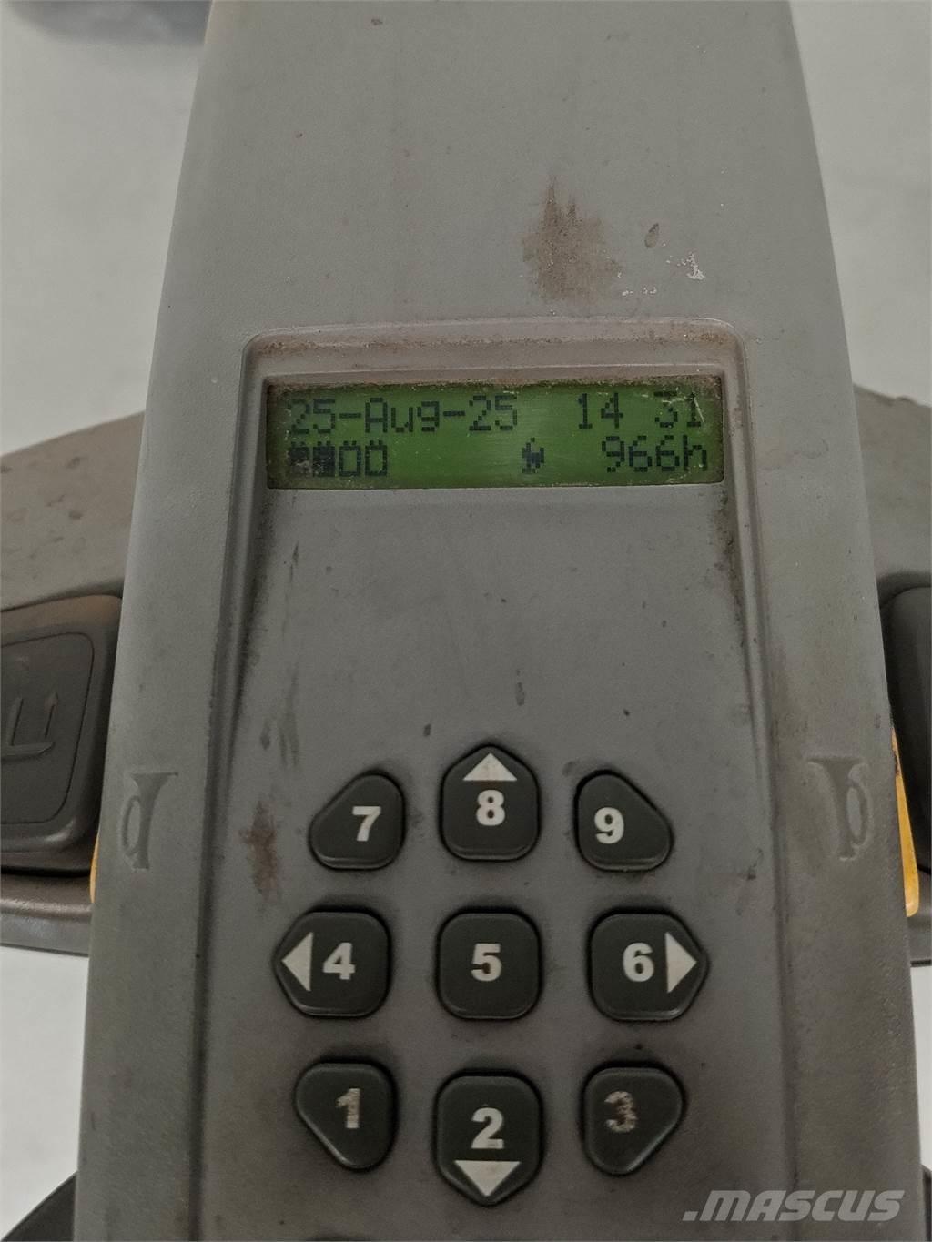 Atlet PLL180 Empilhador para operador externo