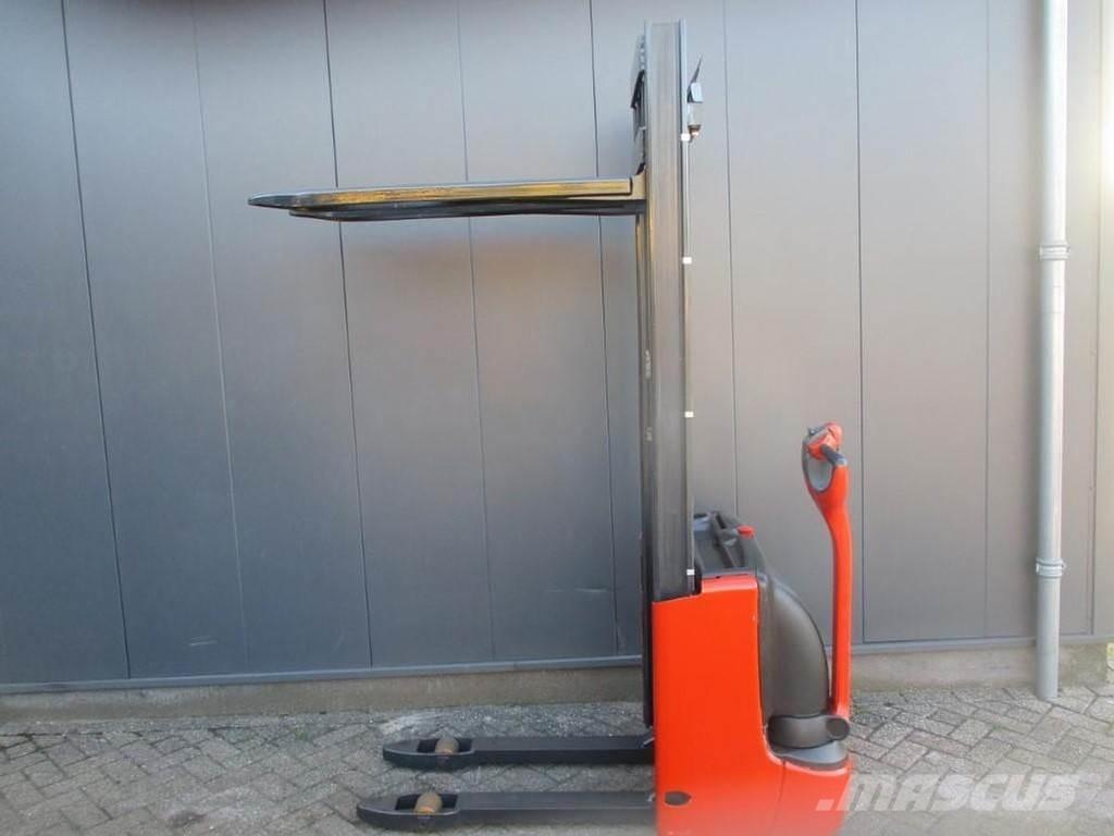 Linde L 10 Empilhador para operador externo