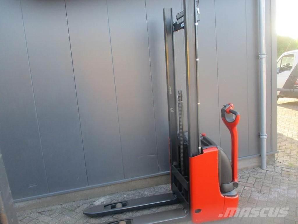 Linde L 10 Empilhador para operador externo