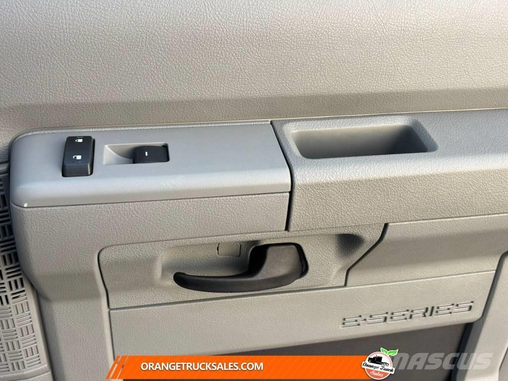 Ford E 350 Camiões de caixa fechada
