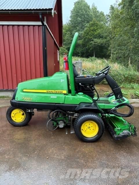 John Deere 7200 A Corta-Relvas Fairway