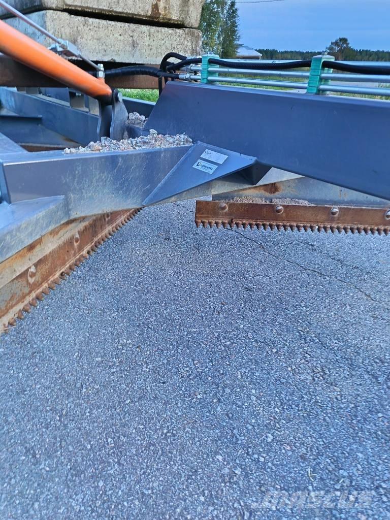  Serco Kerttu TL 2500 Niveladoras de arraste