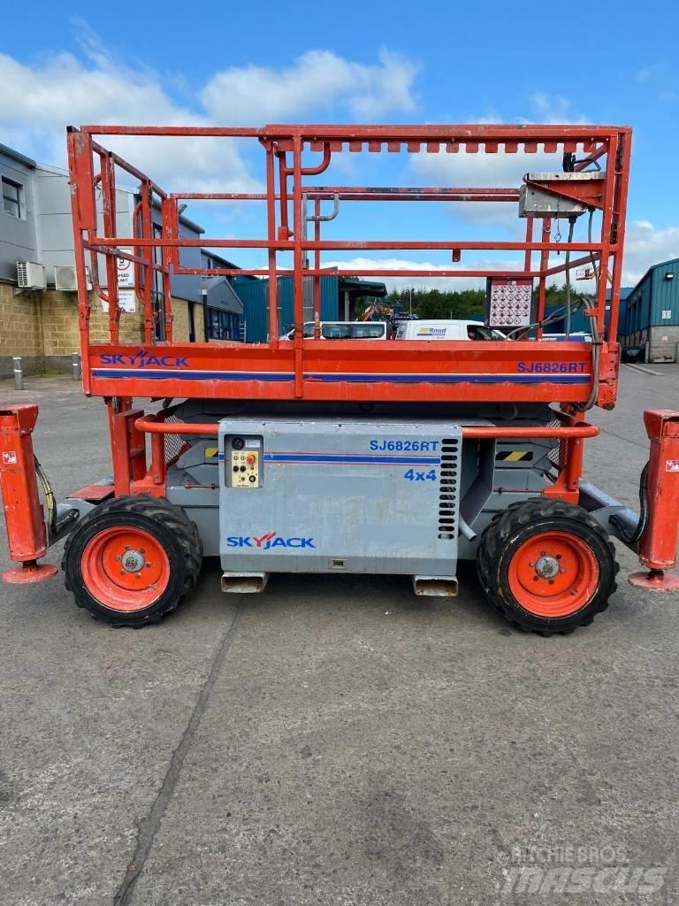 SkyJack SJ 6826 RT Elevadores de tesoura